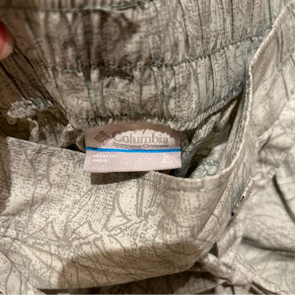 Columbia Athletic Shorts - Leaf Print Size L - Picture 3 of 5